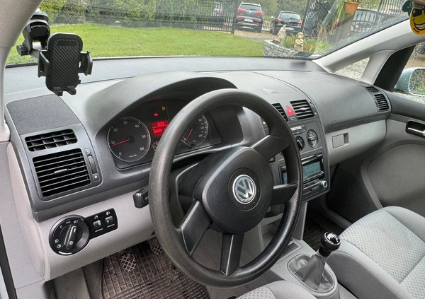 Volkswagen Touran cena 12900 przebieg: 186000, rok produkcji 2004 z Tarnogród małe 436